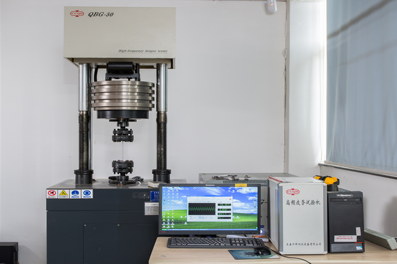 MAȘINĂ-DE-TESTARE LA OBOSEBILĂ DE ÎNALTĂ-FRECVENȚĂ