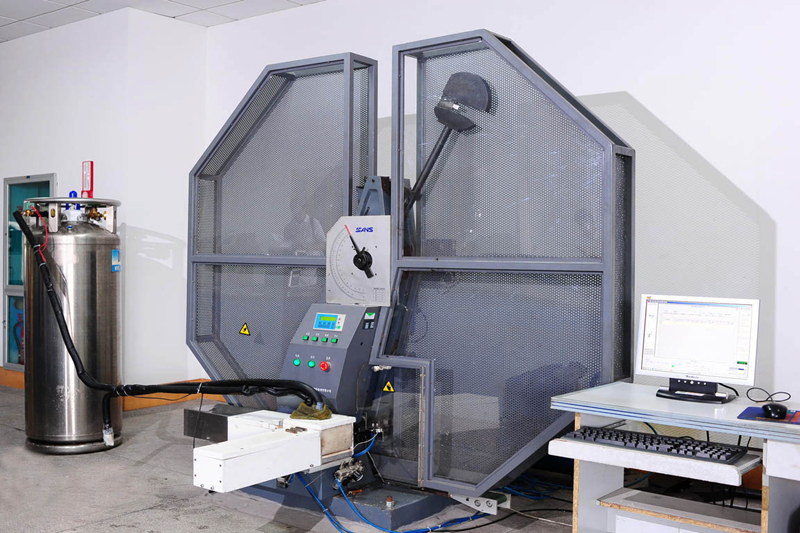 MASINA DE TESTARE A IMPACTULUI